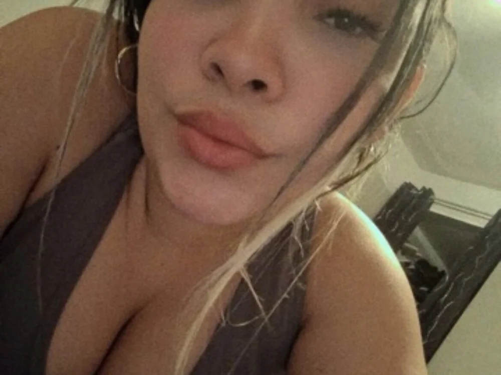 Mia301568 offline chatrum