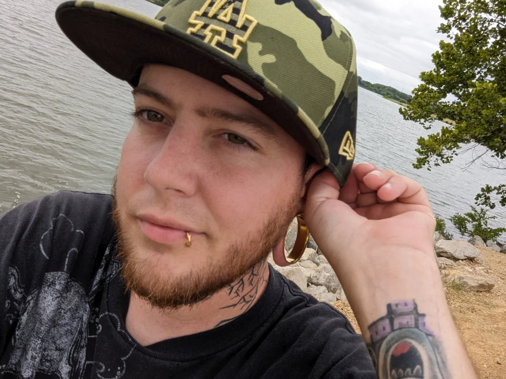 FortyThreeeeee's Offline Chat Room