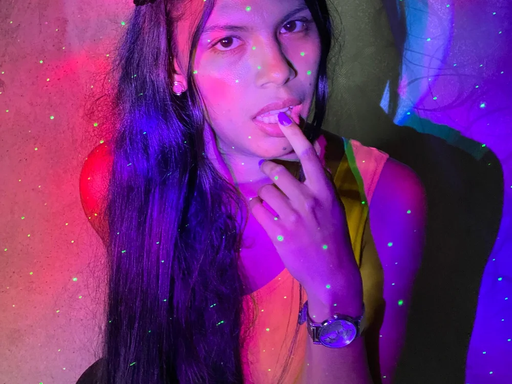 Luna_LatinGirl offline chatrum
