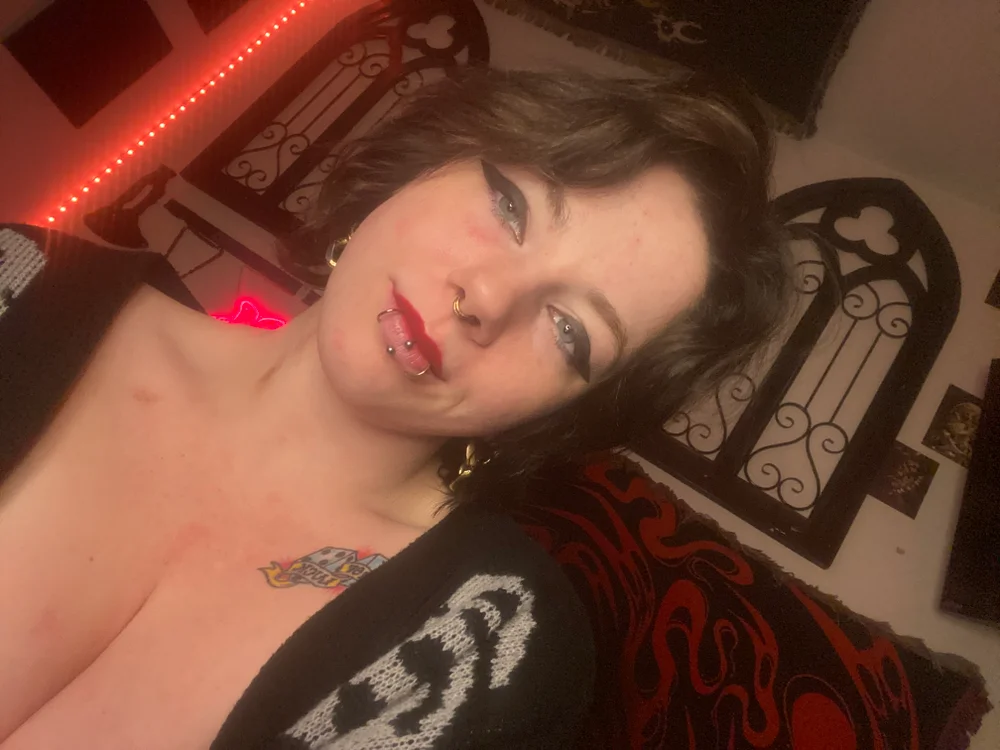 PrettyInPinxx offline XXX-chat