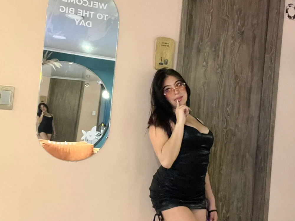 Neaomy_castro's Offline Chat Room