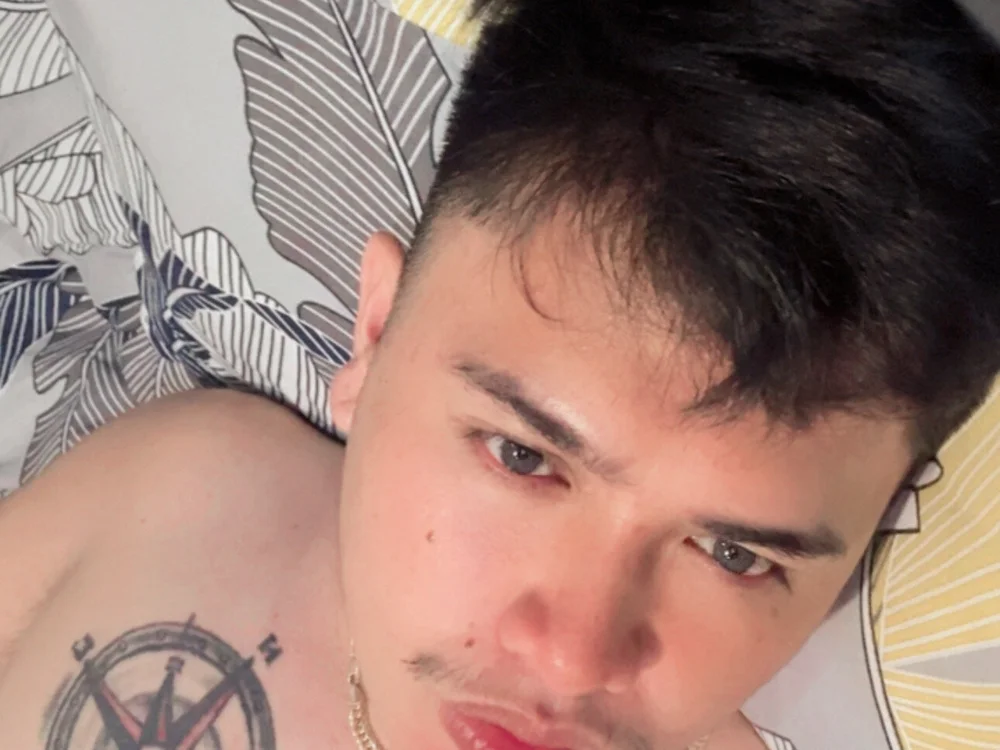 AsianBoy_Howard's Offline Chat Room