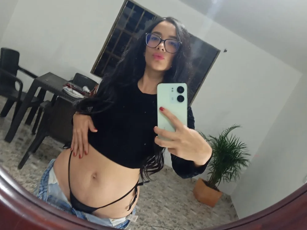 Duulcemiiel Adlı Modelin Çevrimdışı XXX Sohbeti