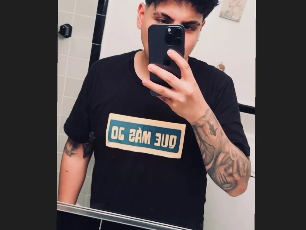 viko38's Offline Chat Room