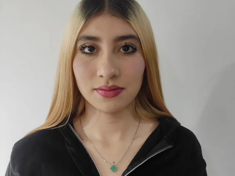 Maritana_20's Offline Chat Room