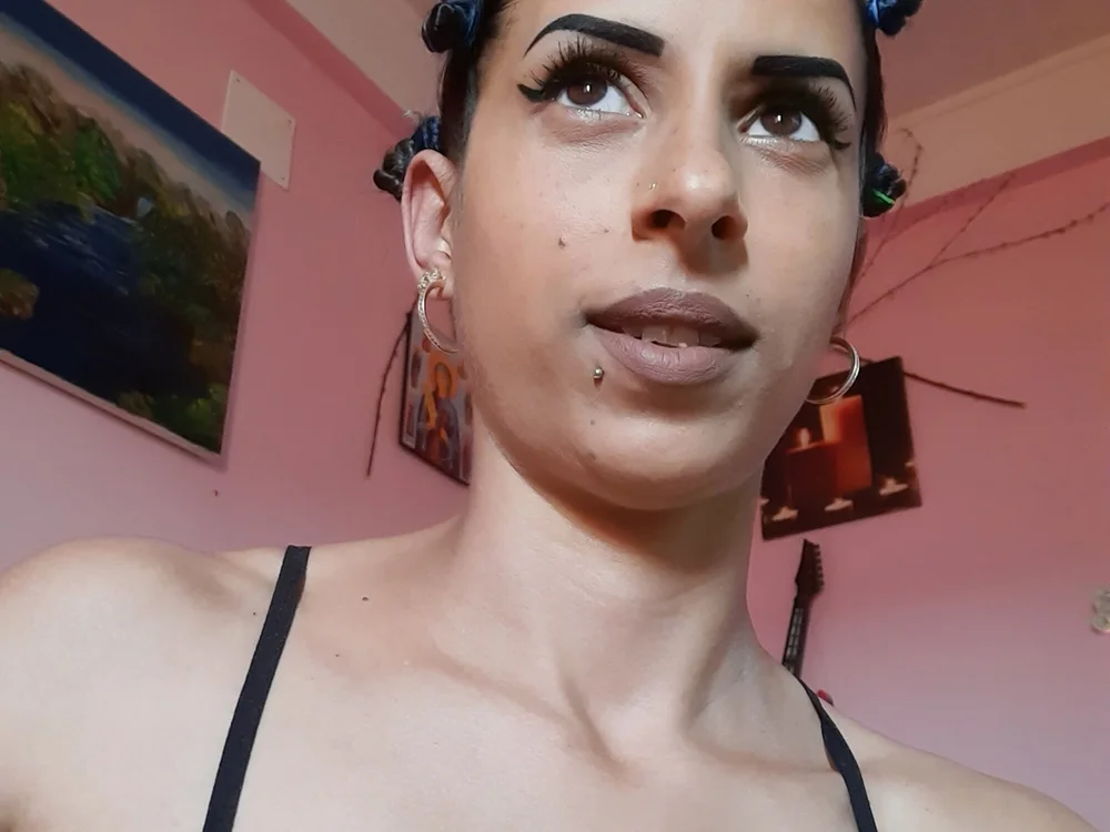 Antonia_04's Offline XXX Chat