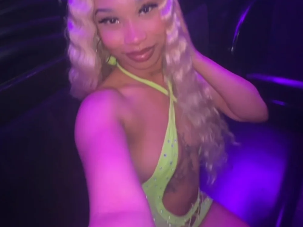 nikkiibabby's Offline XXX Chat