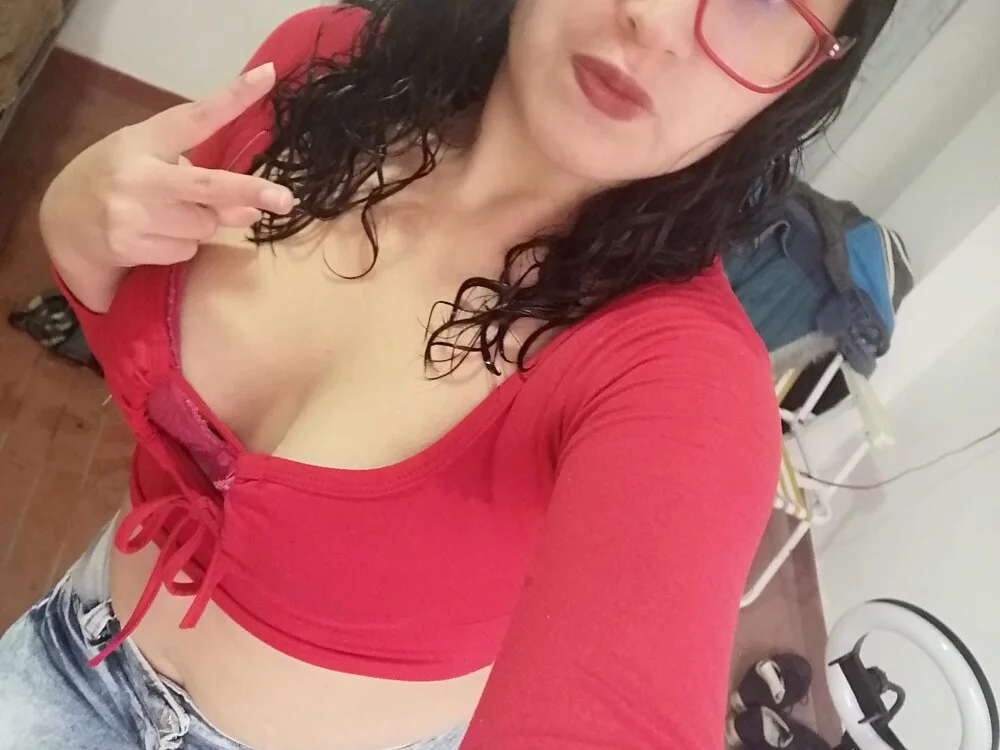 johannasexy97's Offline XXX Chat