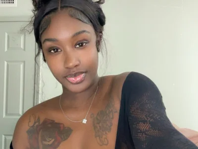 ToyaThick on StripChat