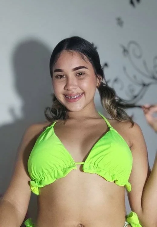 valentinahot4's Offline Chat Room