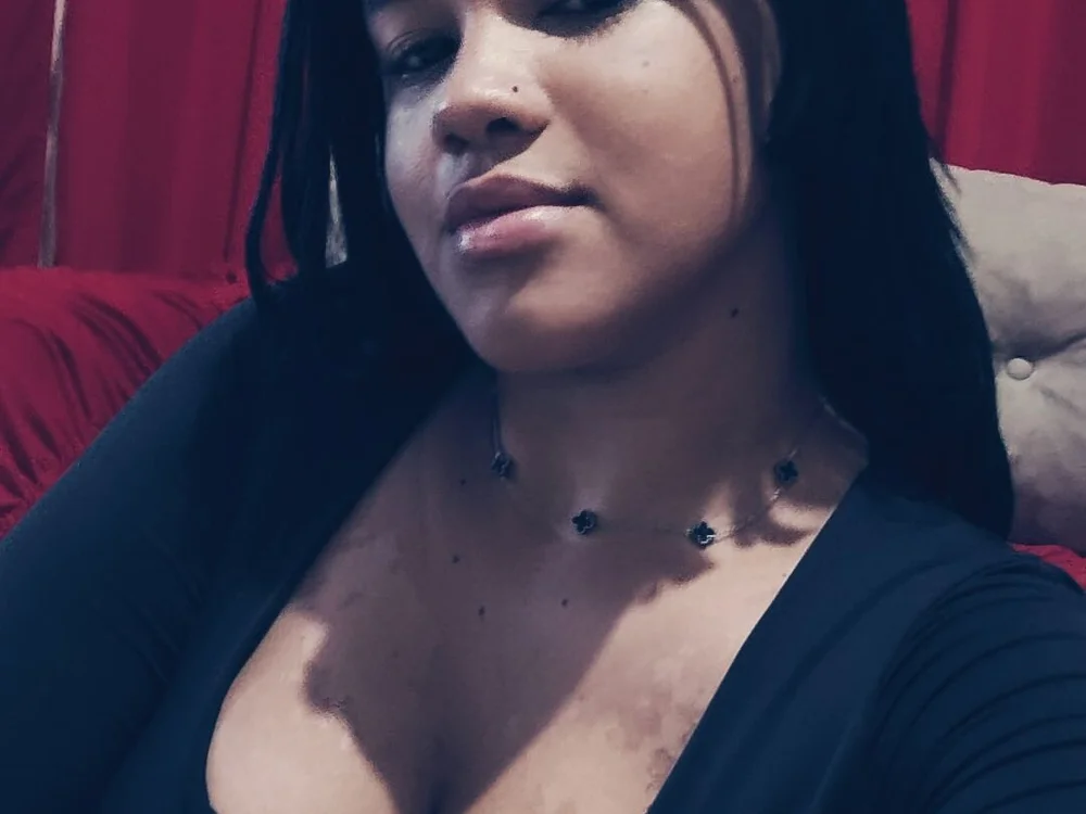half_heart_789's Offline XXX Chat