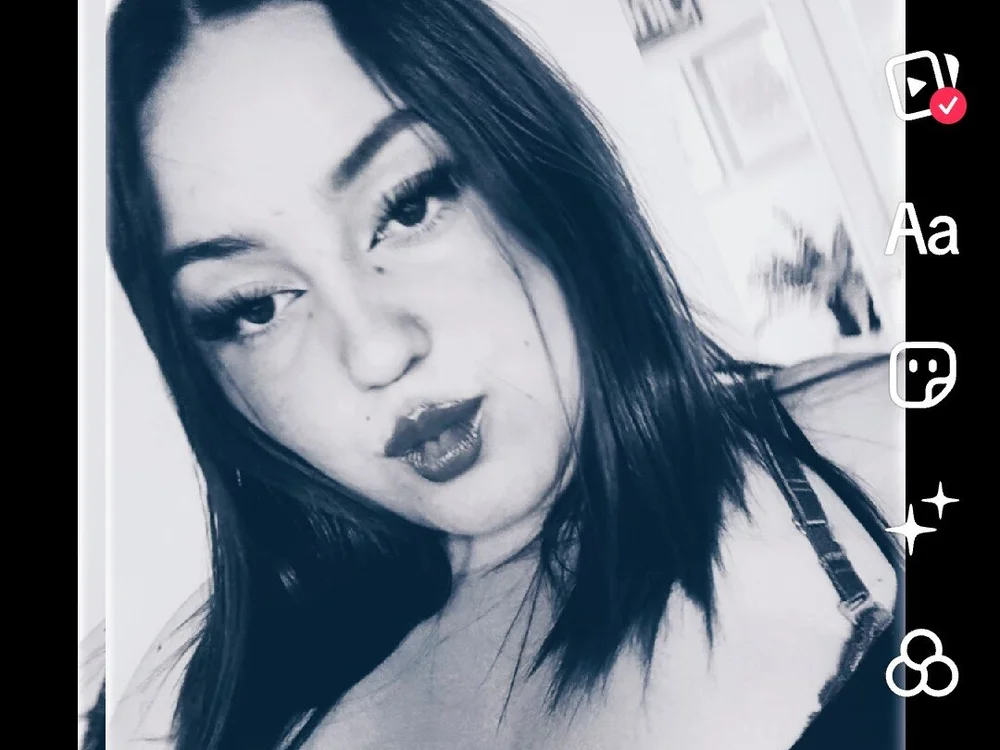 Kendal_Mar's Offline Chat Room