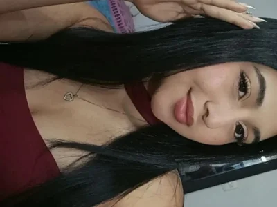 Zoe_669 Female Flashing Live Webcam Strip