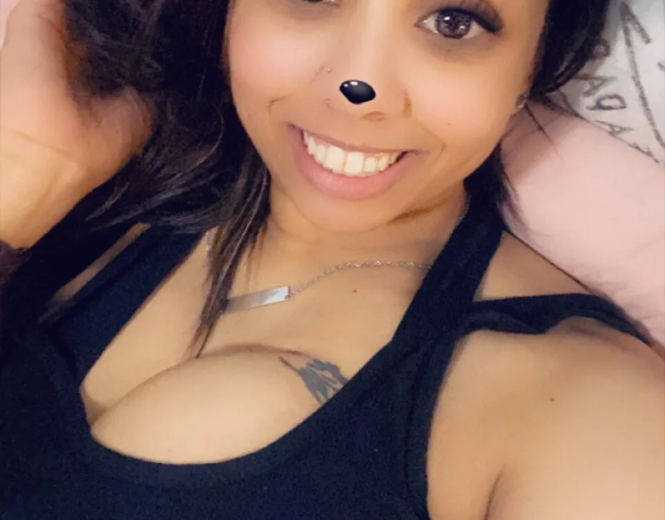 Lightskinsin2's Offline Chat Room