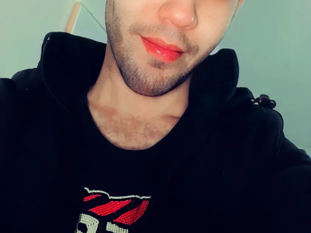 guyrick22 Chat XXX Ngoại tuyến