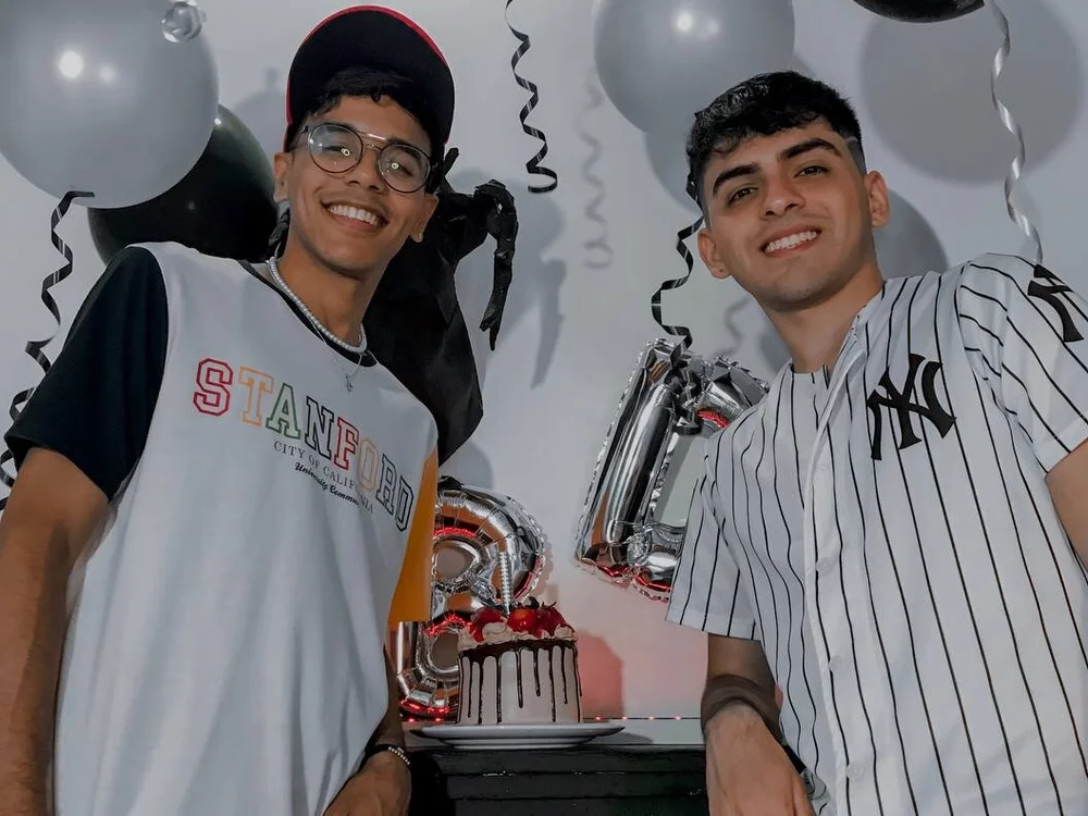 _FRIENDS_'s Offline XXX Chat