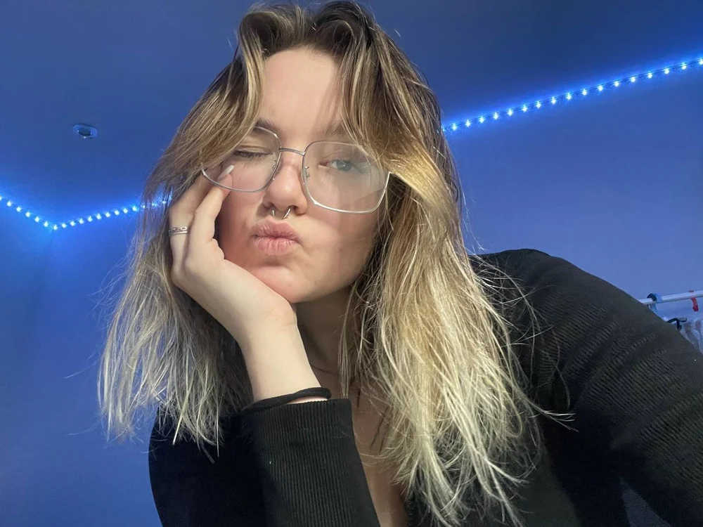 MerylChapel's Offline Chat Room