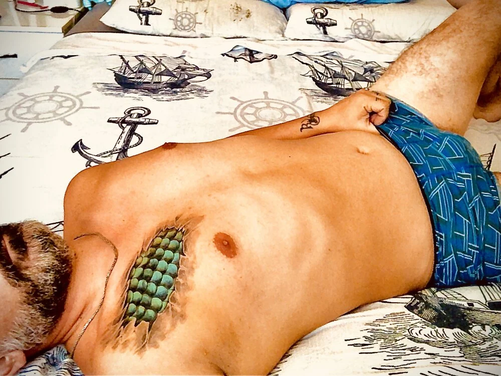 hardy_tom Adlı Modelin Çevrimdışı XXX Sohbeti