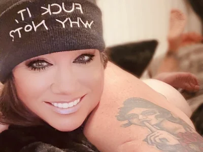 suckmybig_titties on StripChat