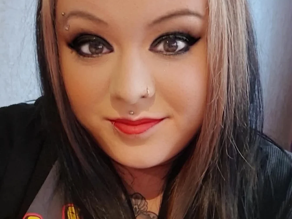 Velvet-VixenXXn Offline XXX chat