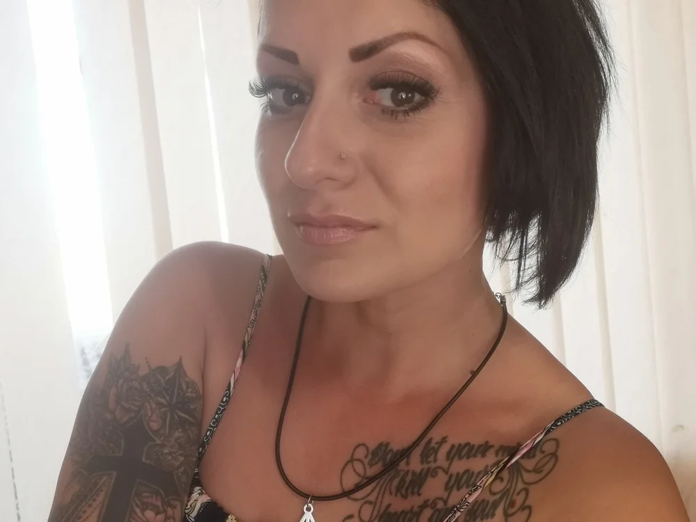 GorgeousKristi's Offline XXX Chat