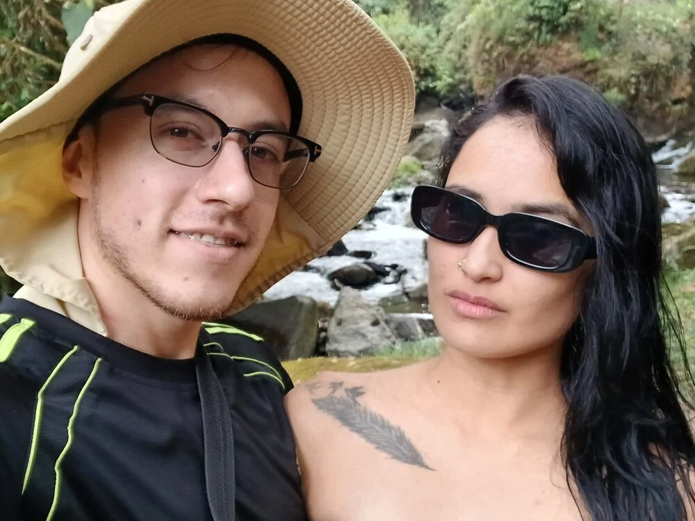 Insatiable_Couple4u's Offline XXX Chat