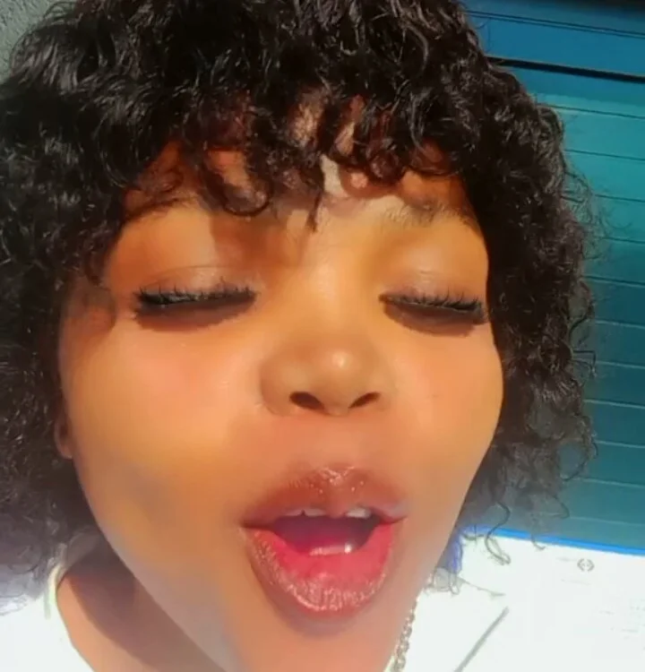 boujee01 Adlı Modelin Çevrimdışı XXX Sohbeti