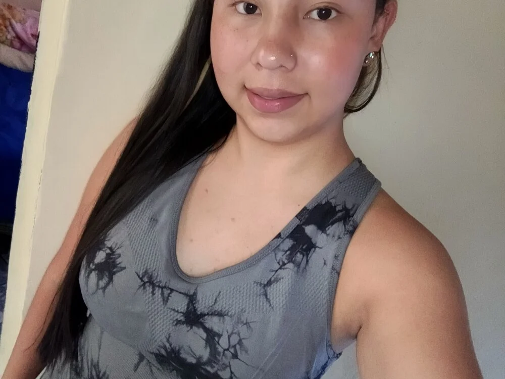 esmeralda08's Offline XXX Chat