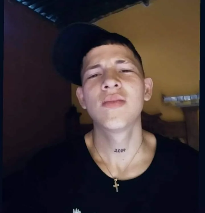 Aston_188's Offline Chat Room