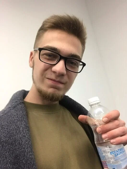 andriy78252's Offline Chat Room