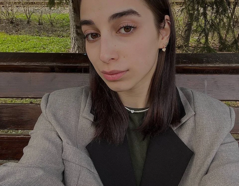 EsmaDudIey offline chatrum