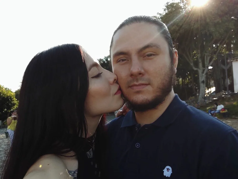 Isabellaandmike's Offline Chat Room