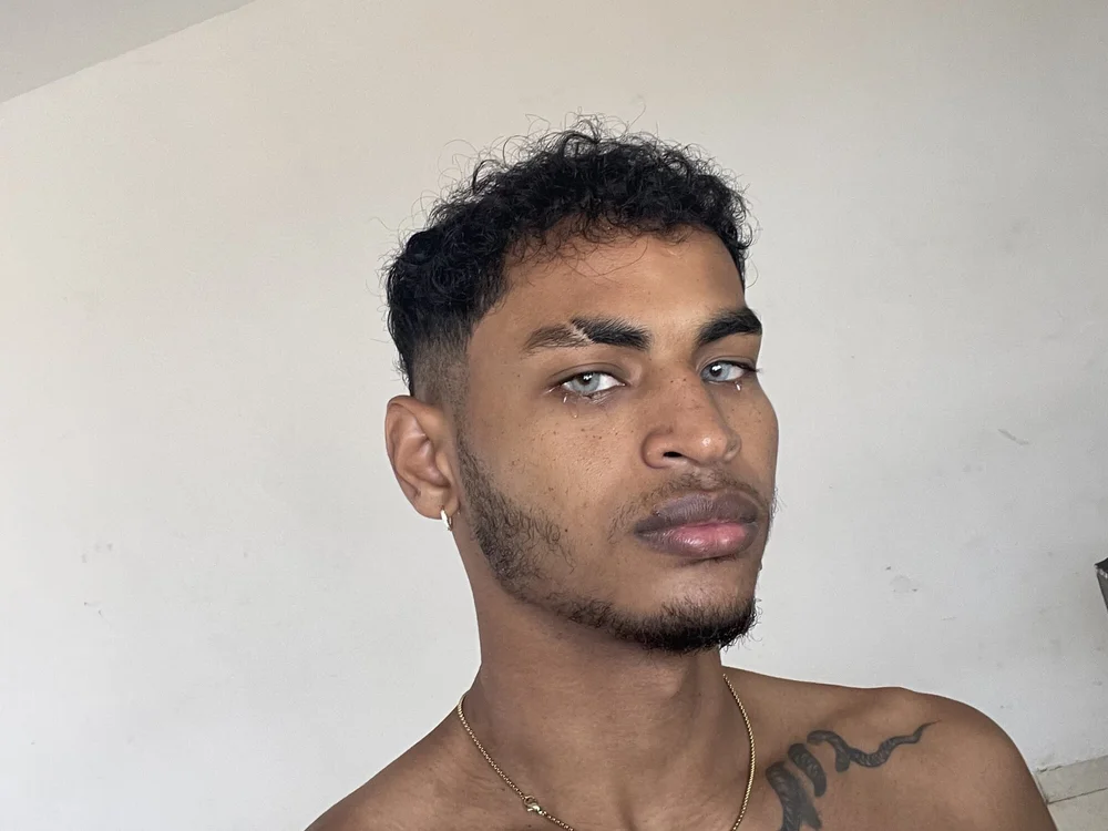 Liarbrown__'s Offline Chat Room