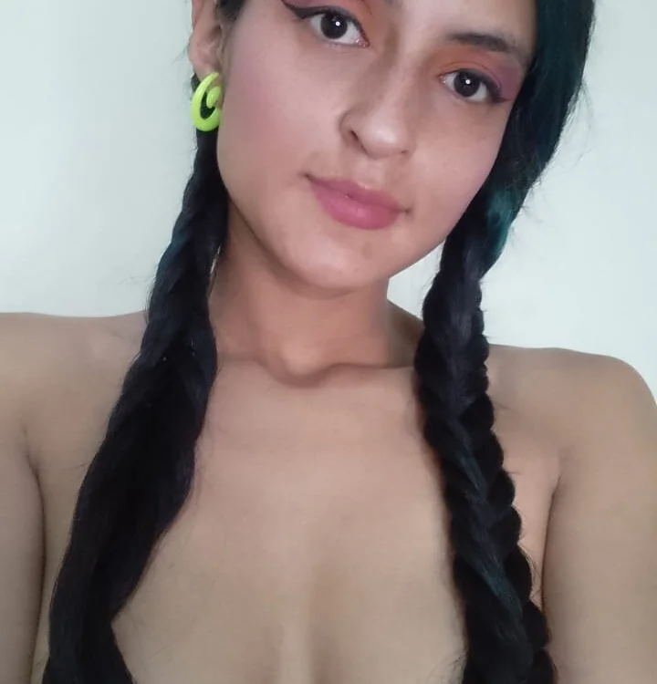Yemaya-28's Offline XXX Chat