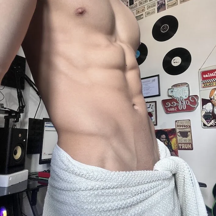 Mr_Lollipop77 Adlı Modelin Çevrimdışı XXX Sohbeti