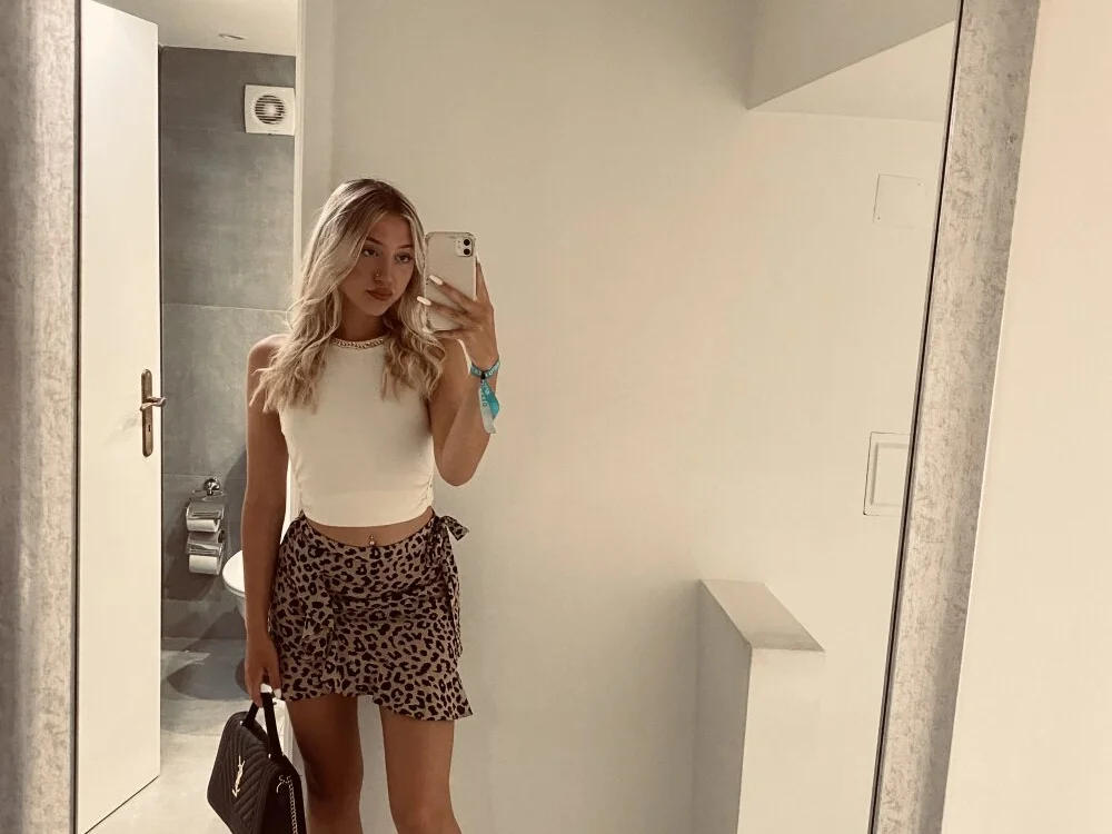 romyxxs' Live XXX Chat