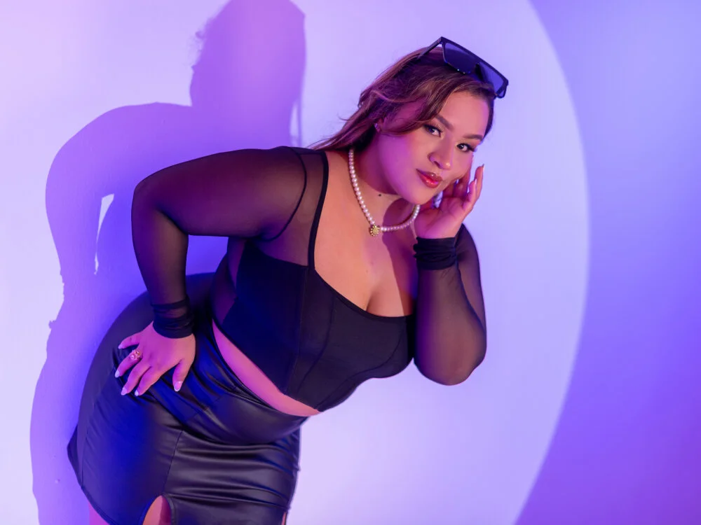 Offline XXX chat modela ElaBourn_