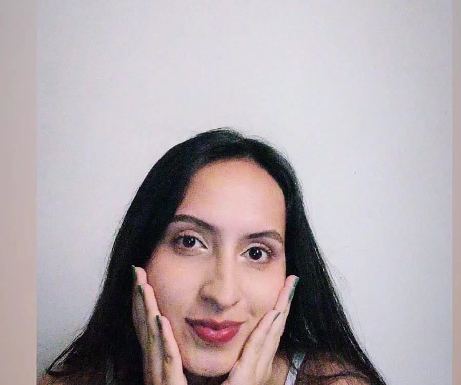 arya_russell's Offline XXX Chat
