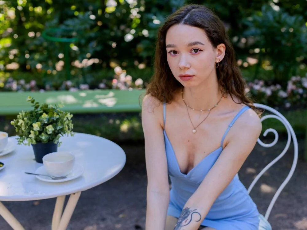 katycrown's Offline XXX Chat