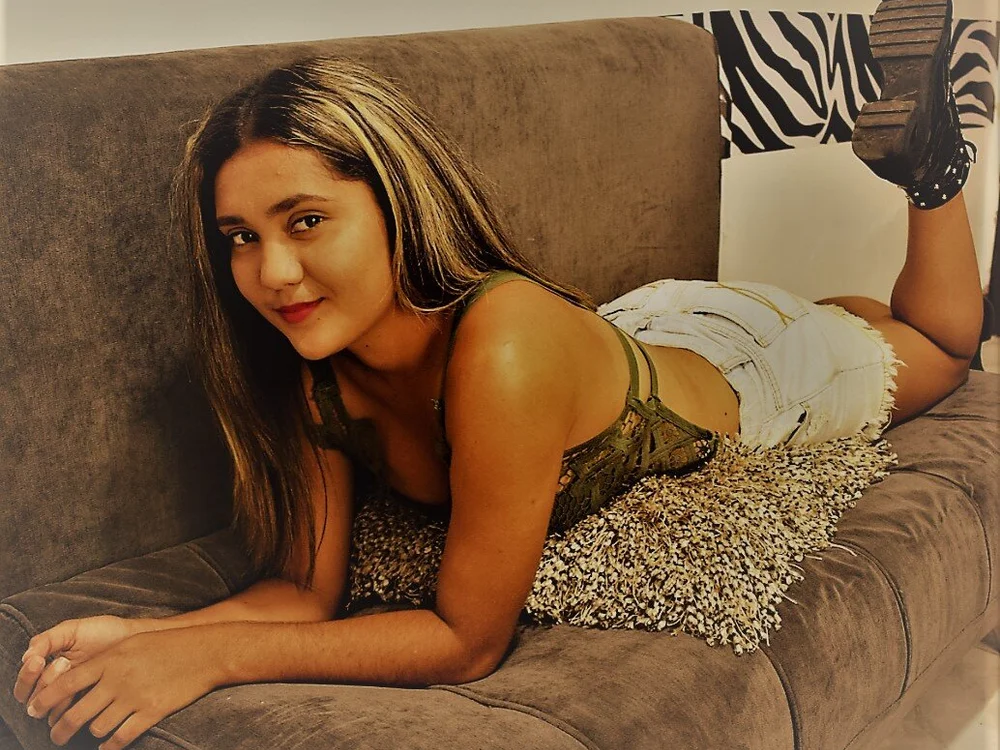Vicky_490's Offline Chat Room
