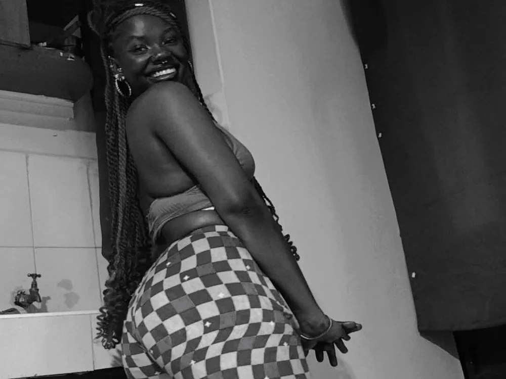 sexxybaddiesn Offline XXX chat