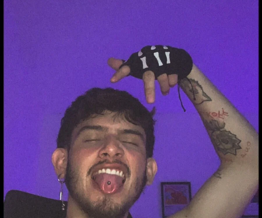 Sebasxxl12 離線 XXX 聊天