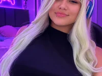 sexyykitty18's webcam live show