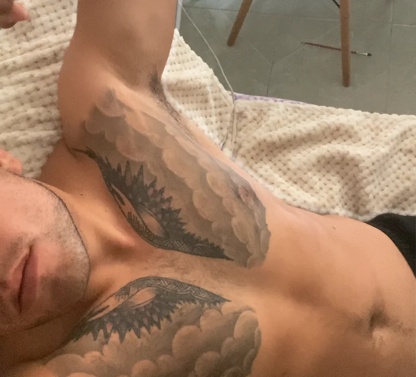 Luis17100 Adlı Modelin Çevrimdışı XXX Sohbeti