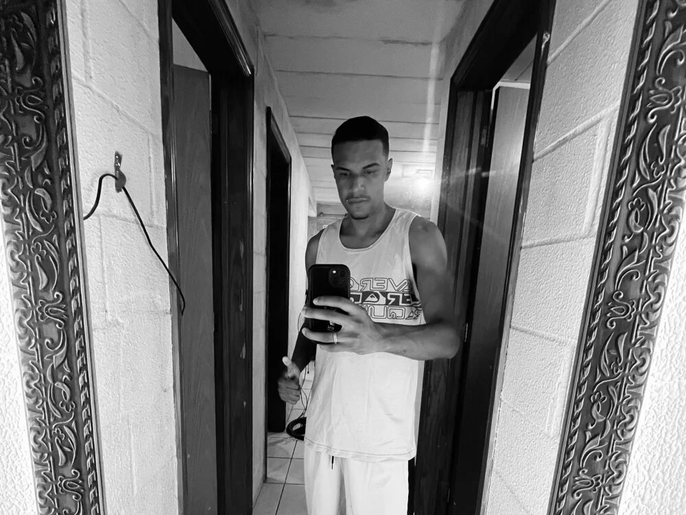 Jmartinss69's Offline XXX Chat