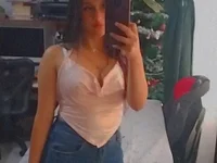 EmilyMoon_69's Offline XXX Chat