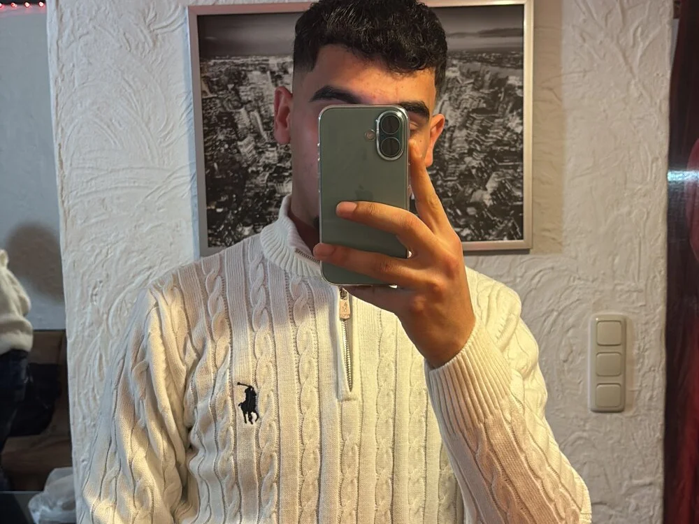 sibbi_1 Offline XXX-Chat