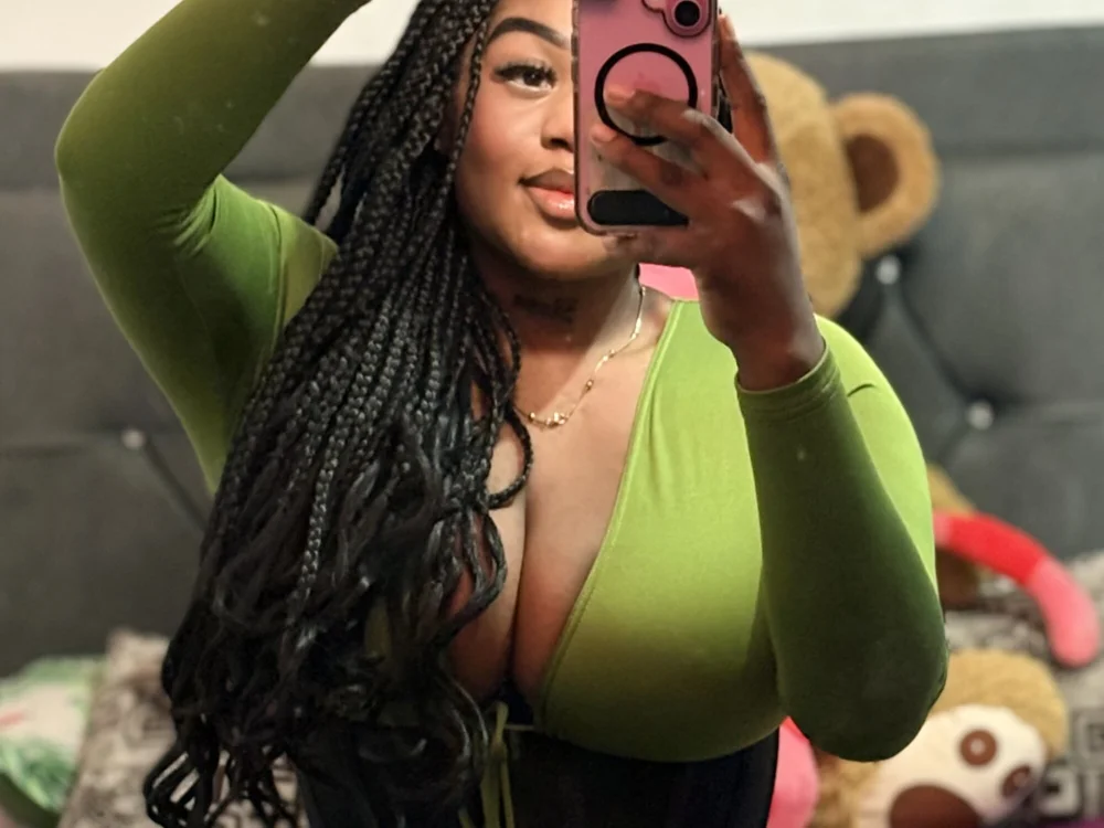 Thalyanna_ebony Offline XXX-chat