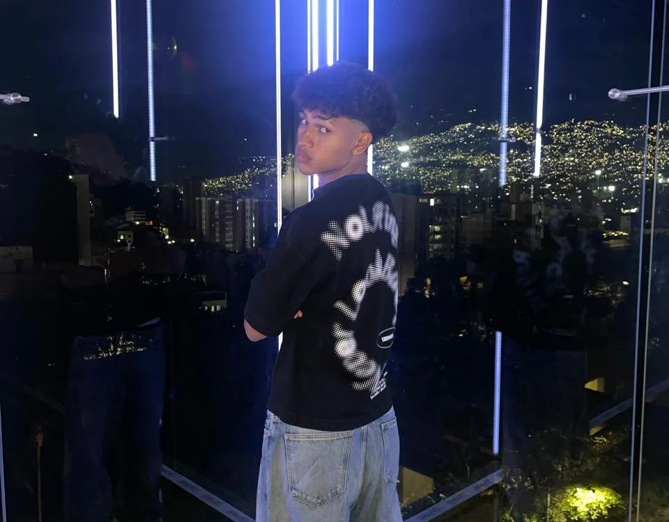 james_lee2's Offline Chat Room