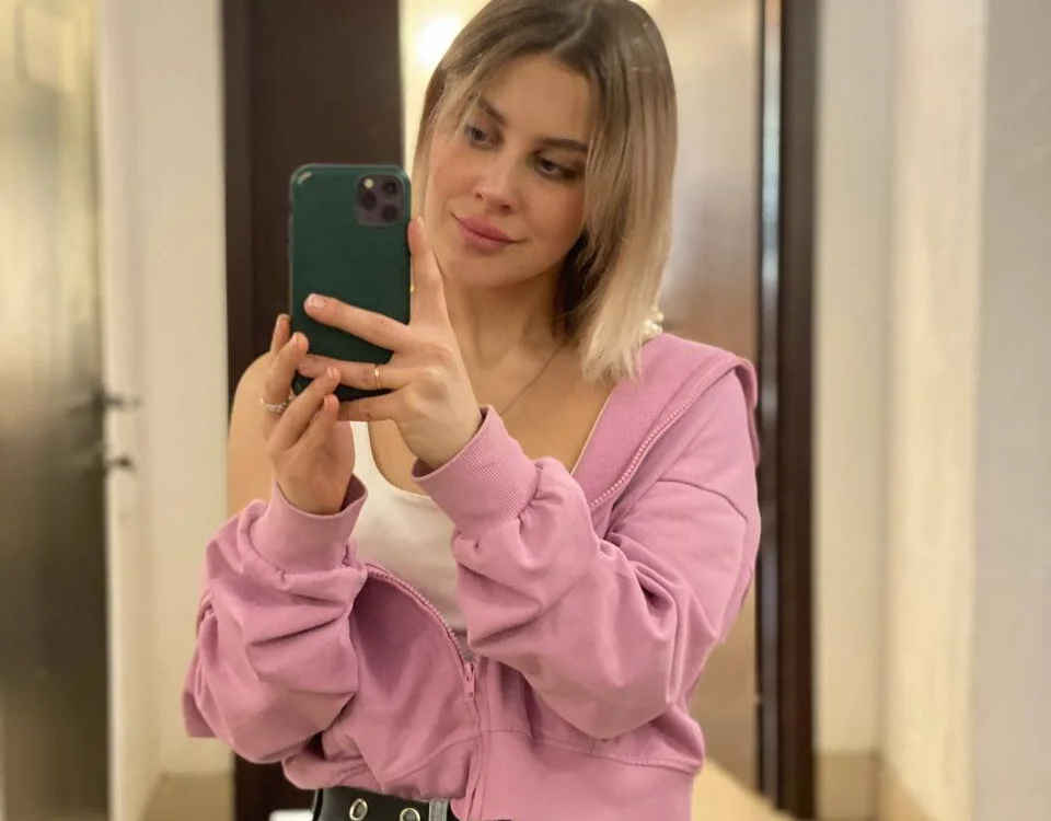 MelaniTimber's Offline Chat Room